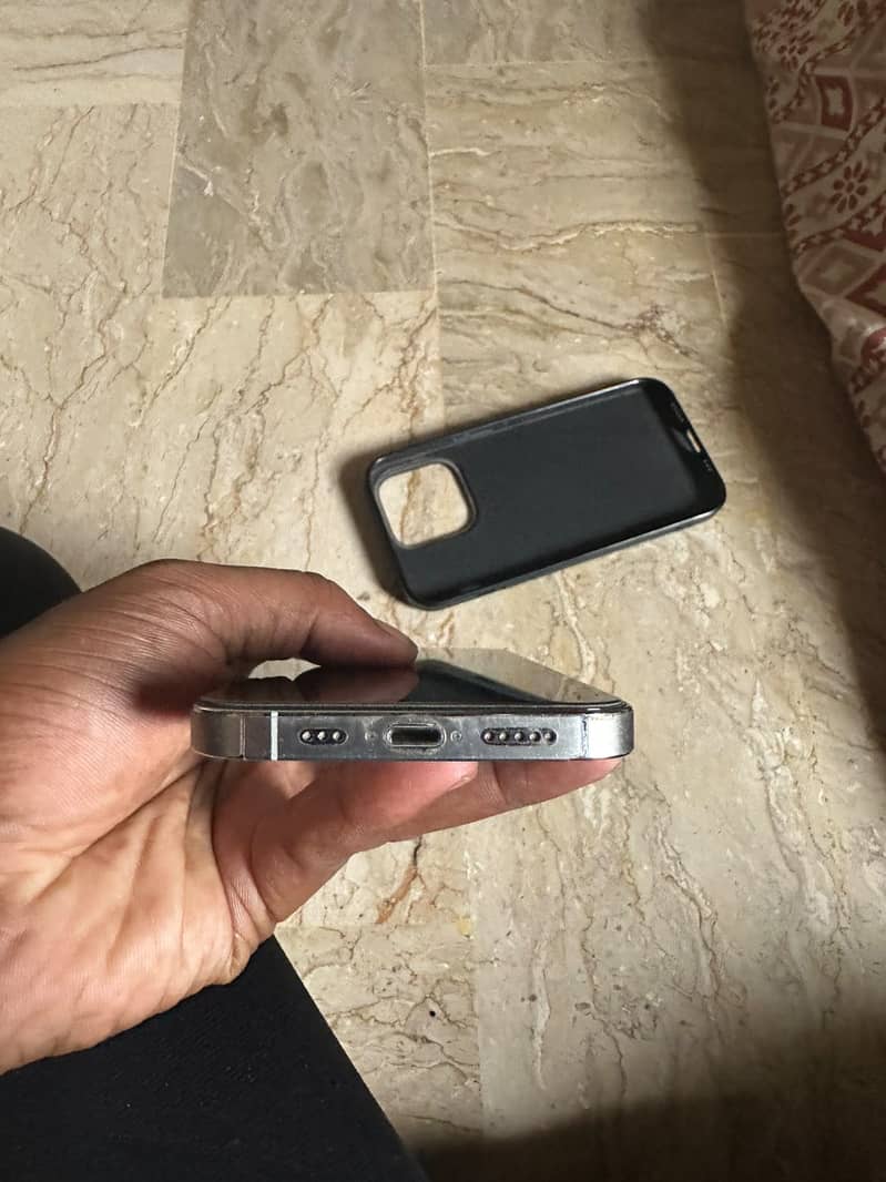 Apple iPhone 13 Pro 4