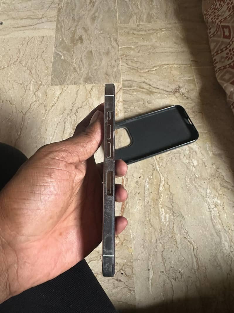 Apple iPhone 13 Pro 6