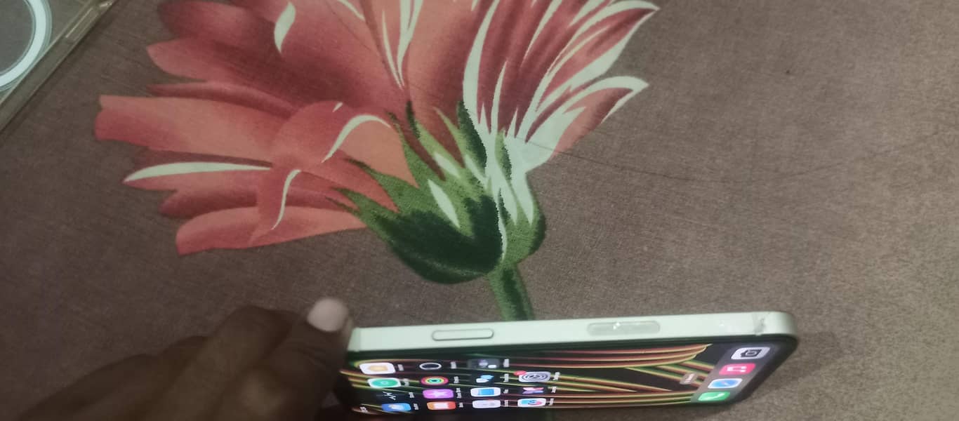 Apple iPhone 12 3