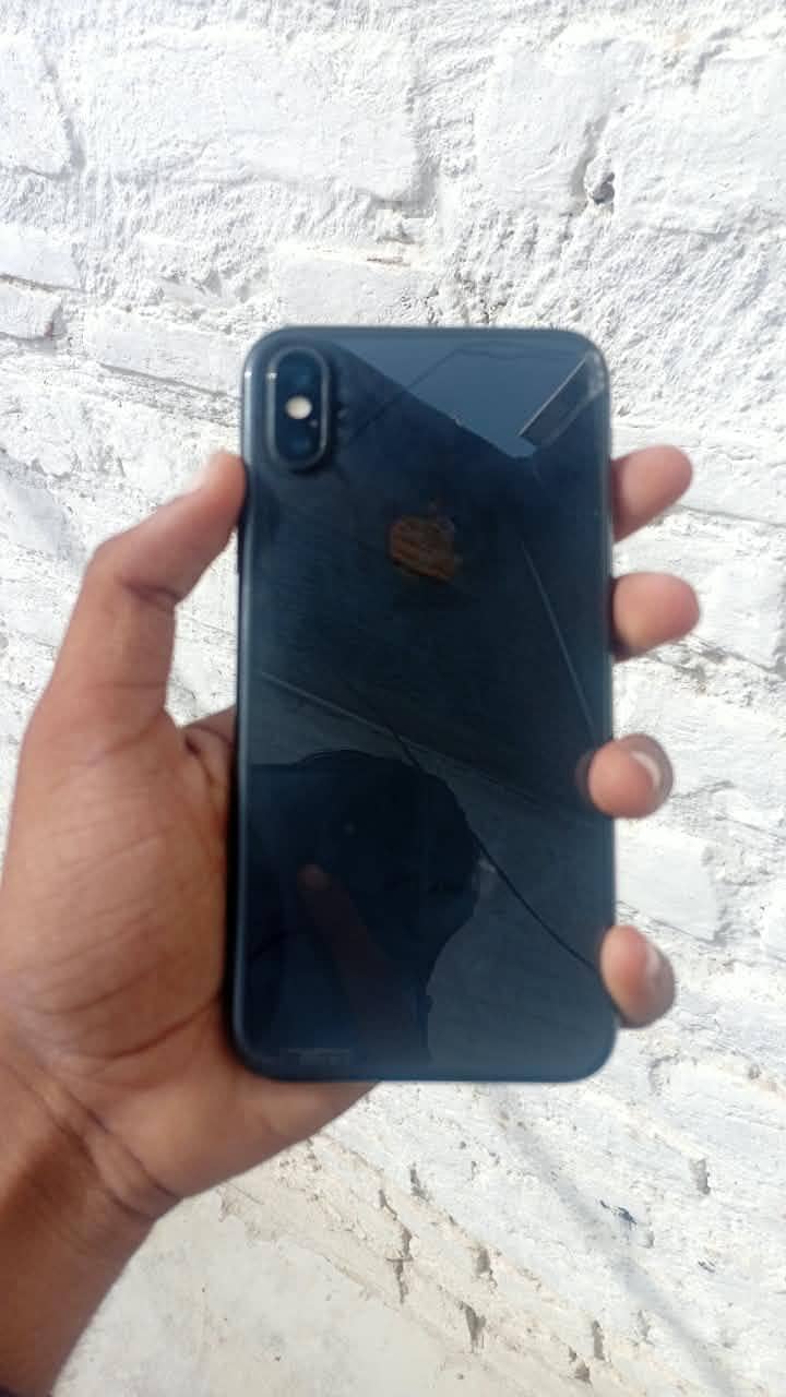 Apple iPhone X 4