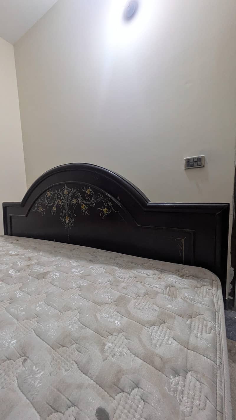 Double size bed 2