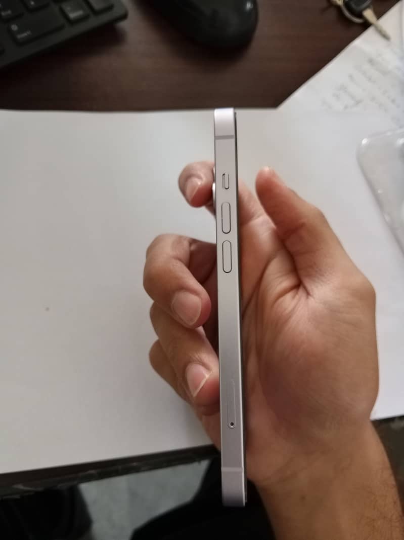 Apple iPhone 14 3