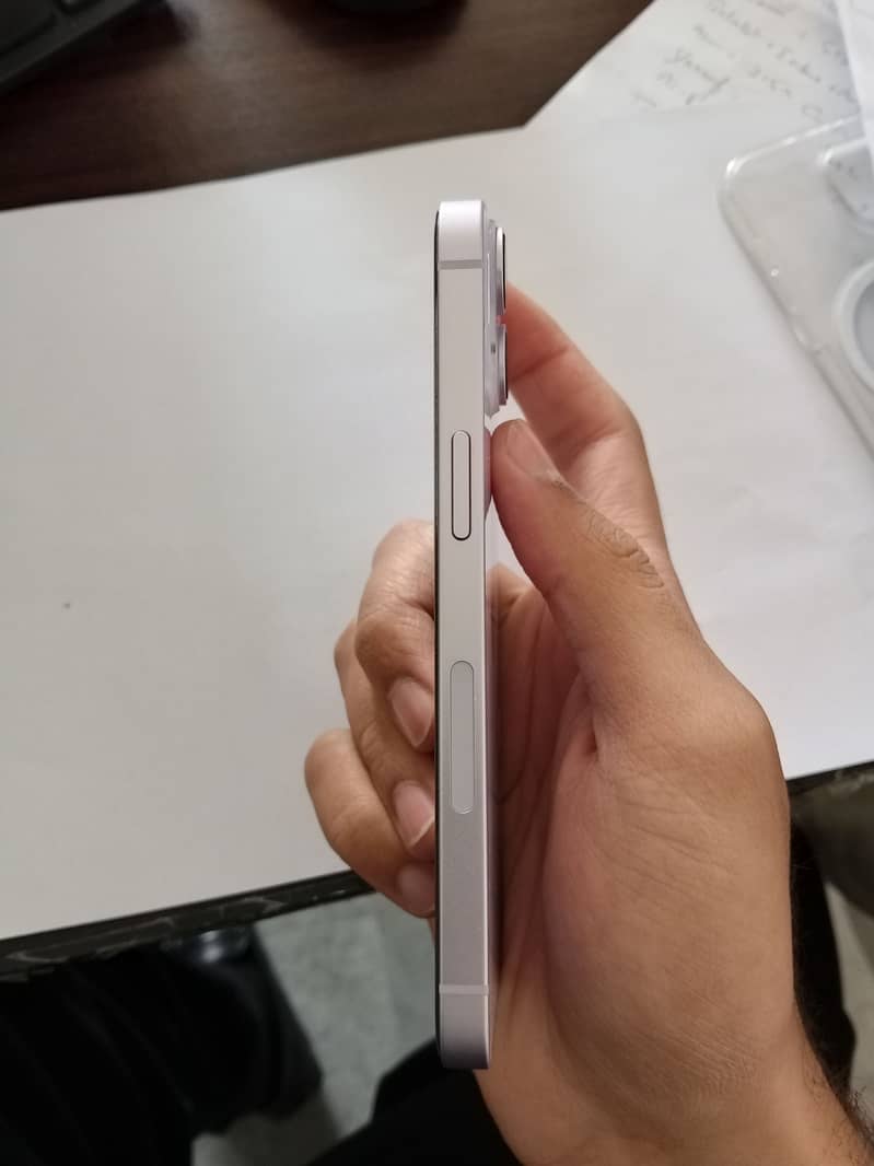 Apple iPhone 14 4