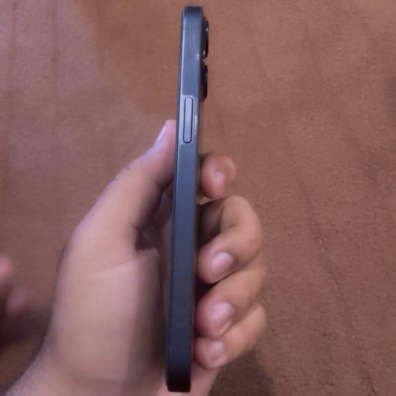IPhone 13 6
