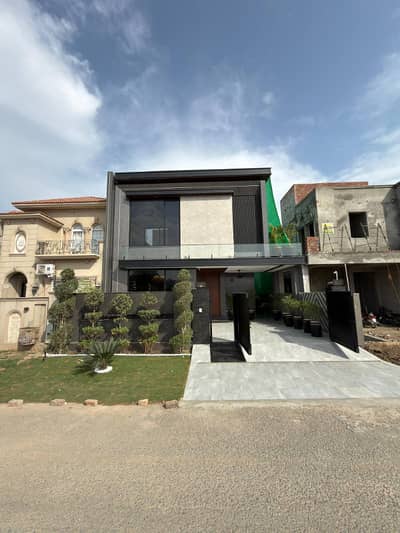 10.88 Marla Almost Brand New Luxury House Available For Sale In Bahria Town Lahore.