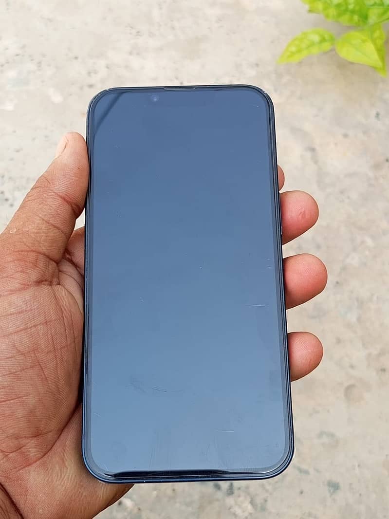Apple iPhone 14 3