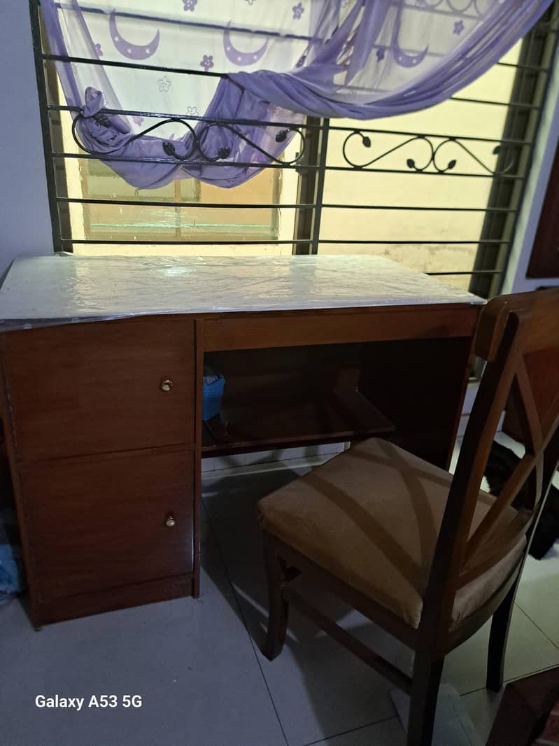 study table with chair 3