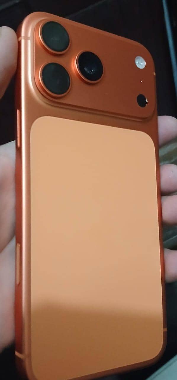 Apple iPhone 17 Pro Max 3