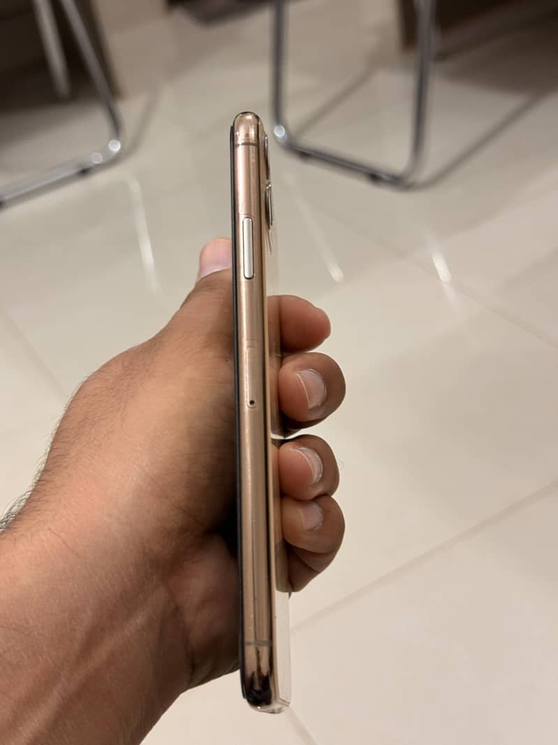 Apple iPhone 11 Pro Max 3