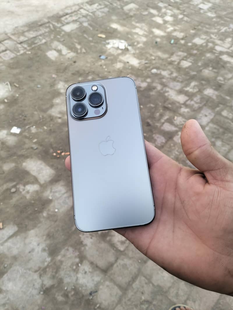 Apple iPhone 13 Pro 3