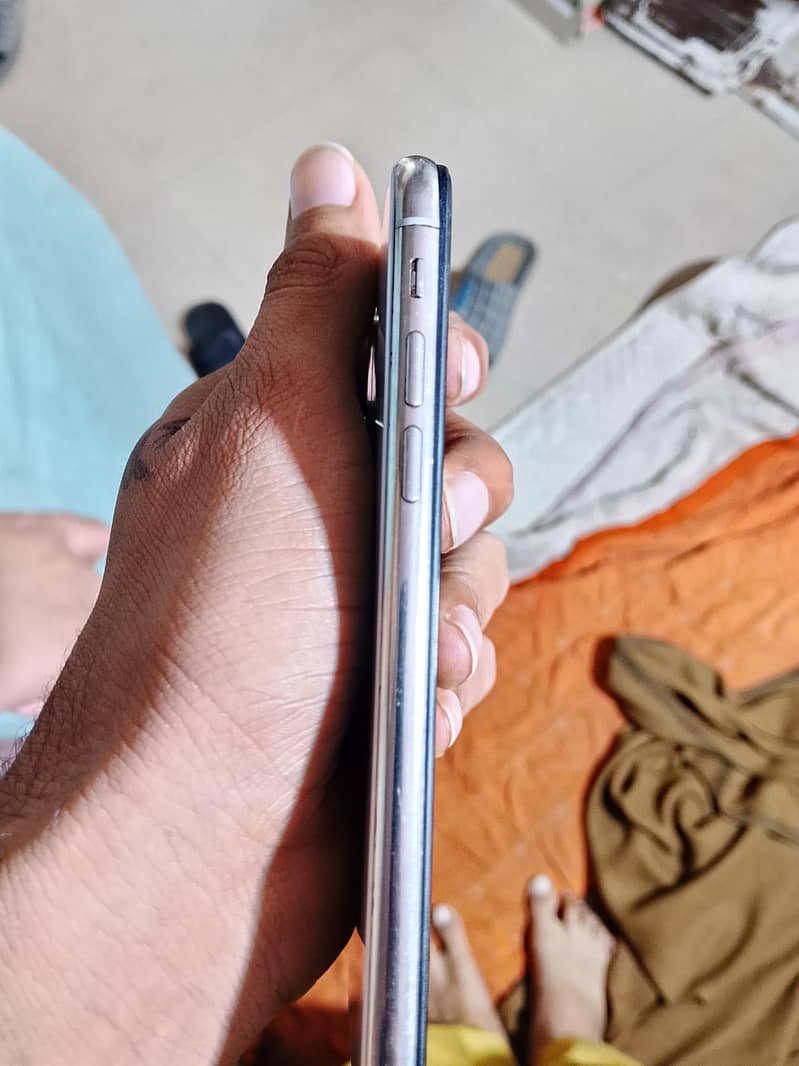 Apple iPhone X 2