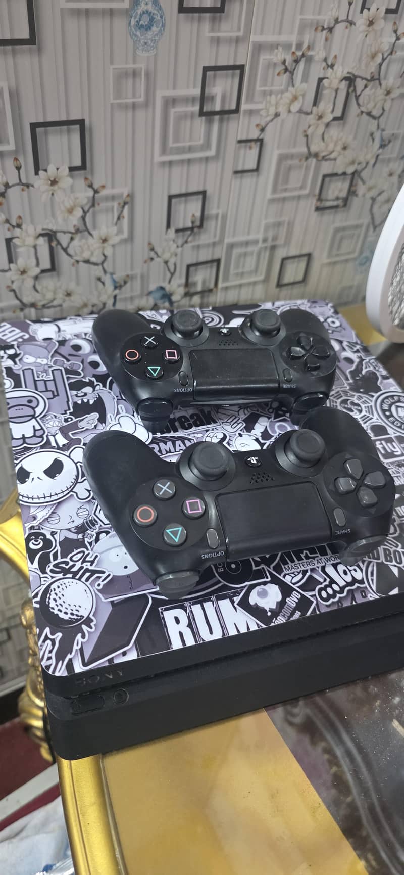 Ps4 slim 2