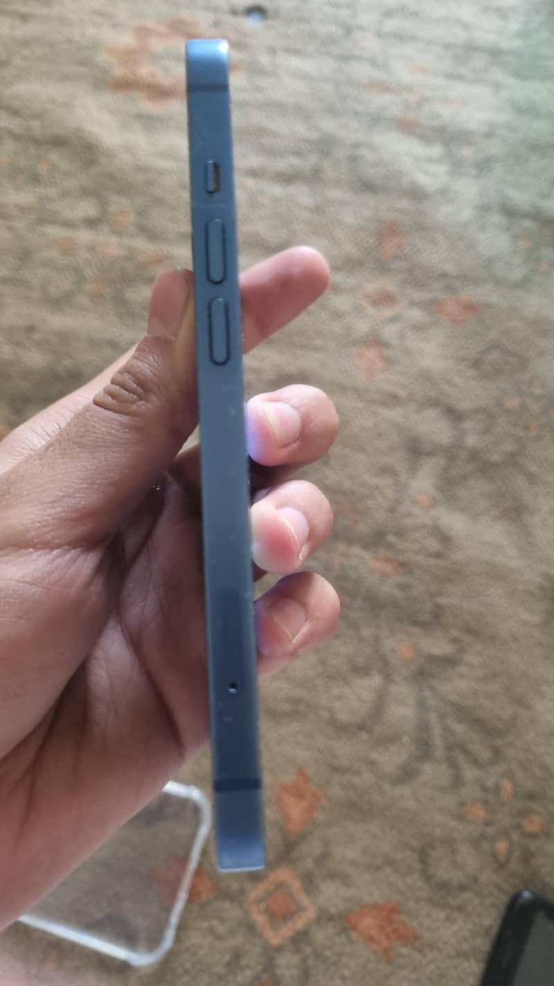 Apple iPhone 13 3