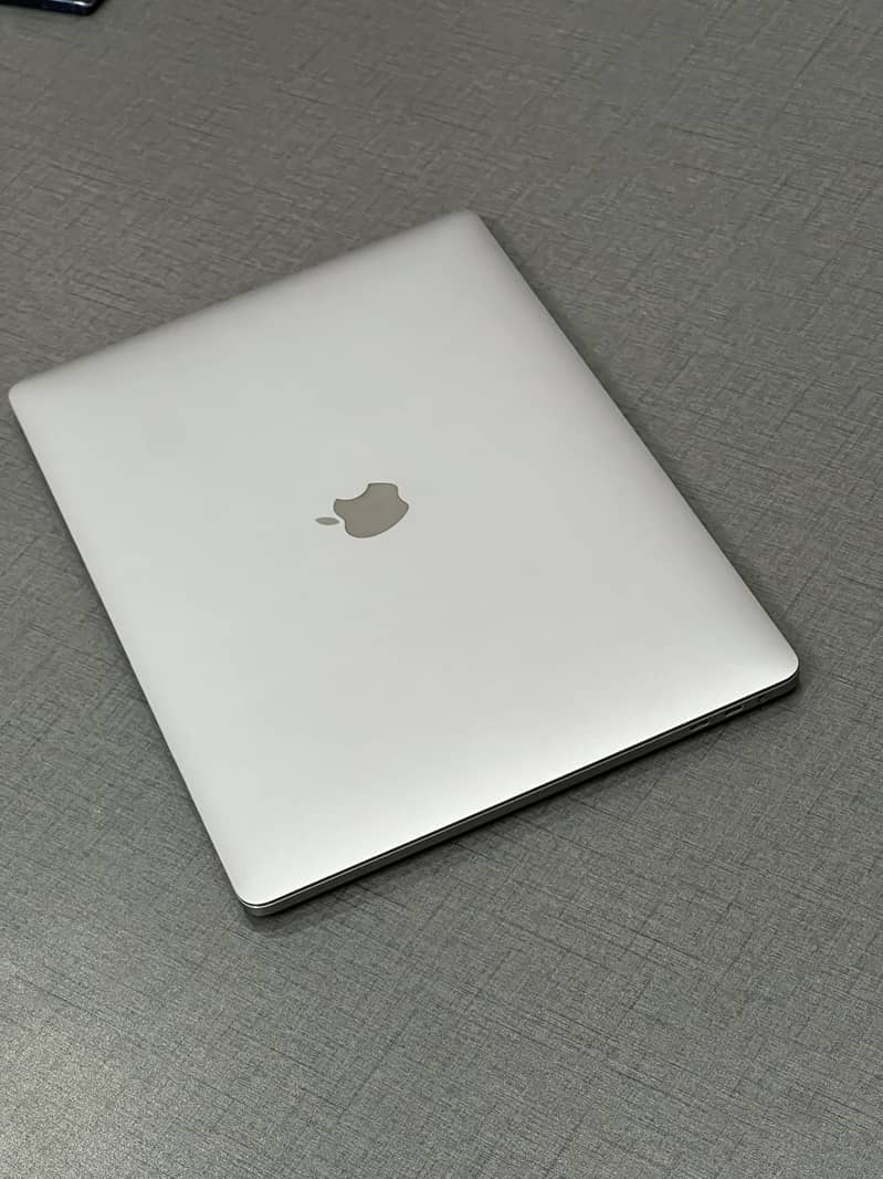 Macbook pro 2017 2