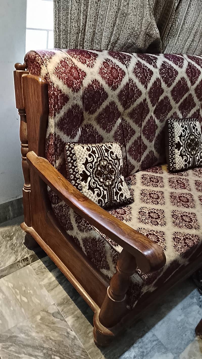 5 seater sofas with table 2