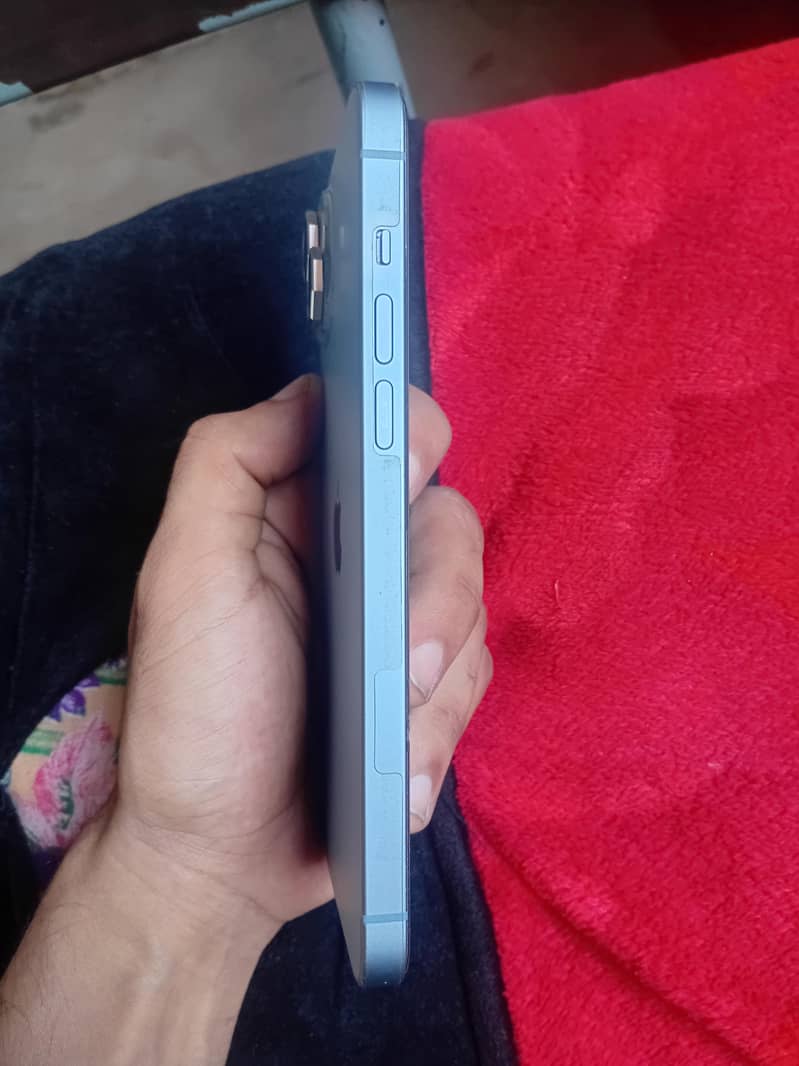 Apple iPhone 14 plus 3