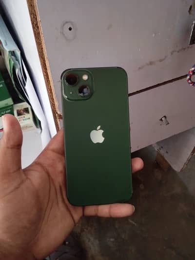 Apple iPhone 13