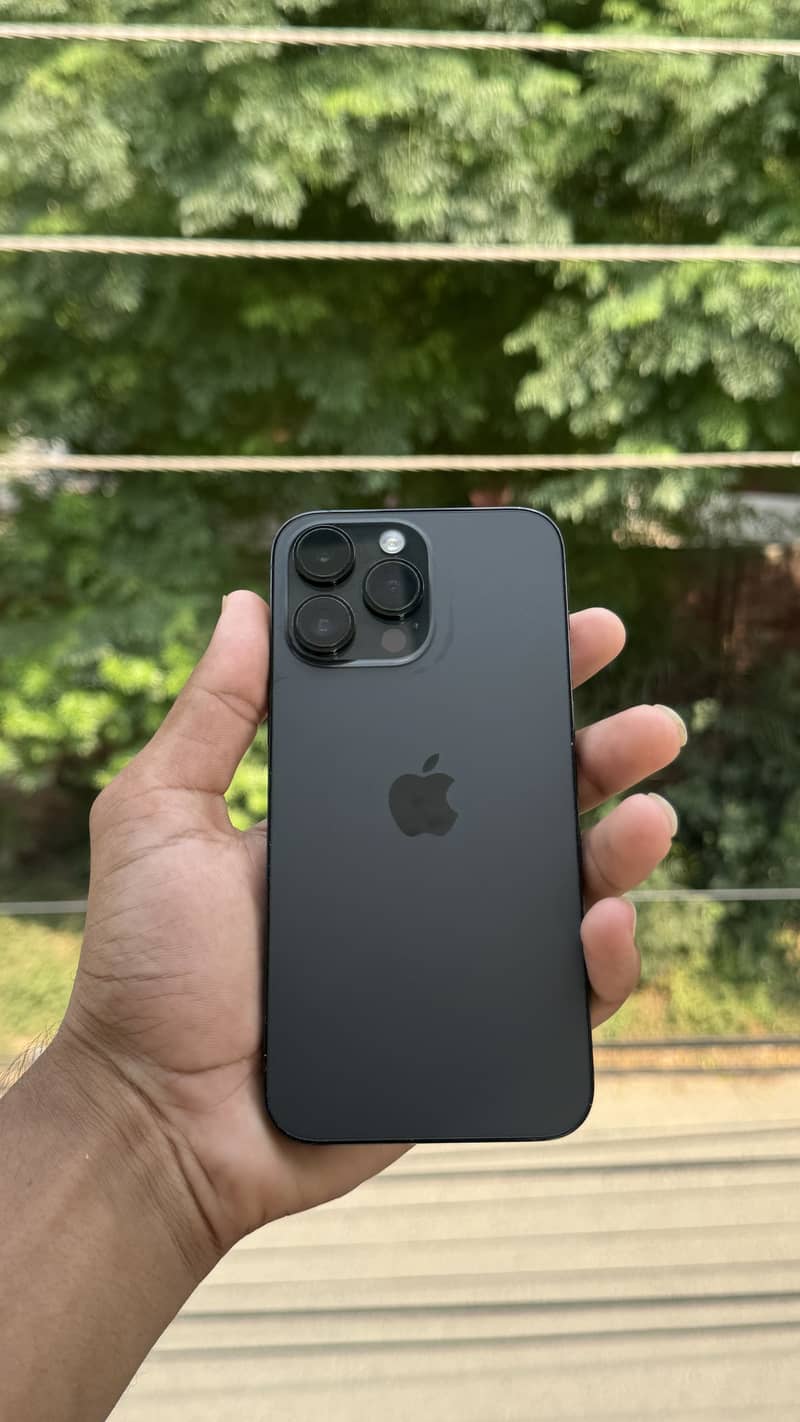 Apple iPhone 14 Pro Max 1