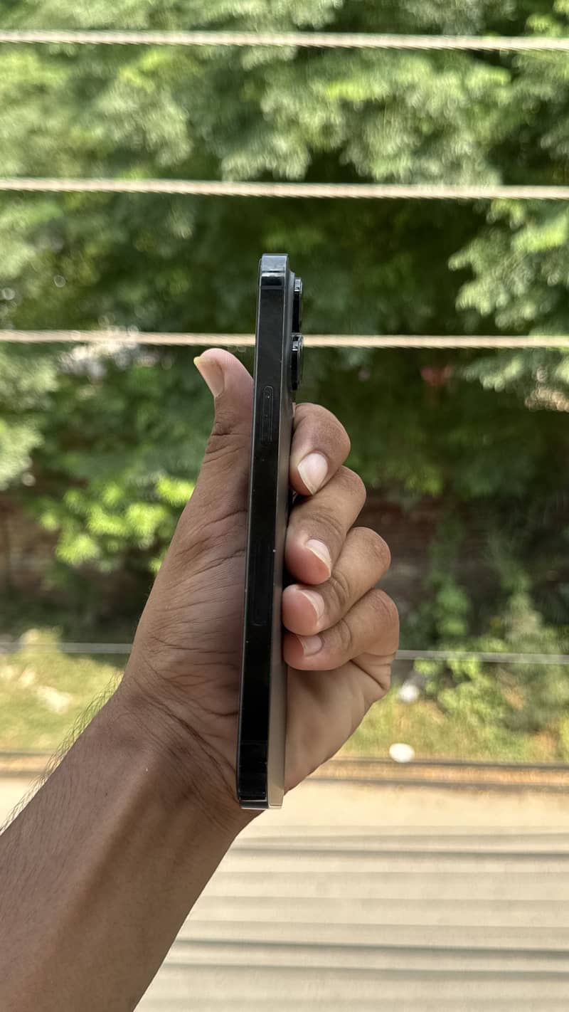 Apple iPhone 14 Pro Max 4