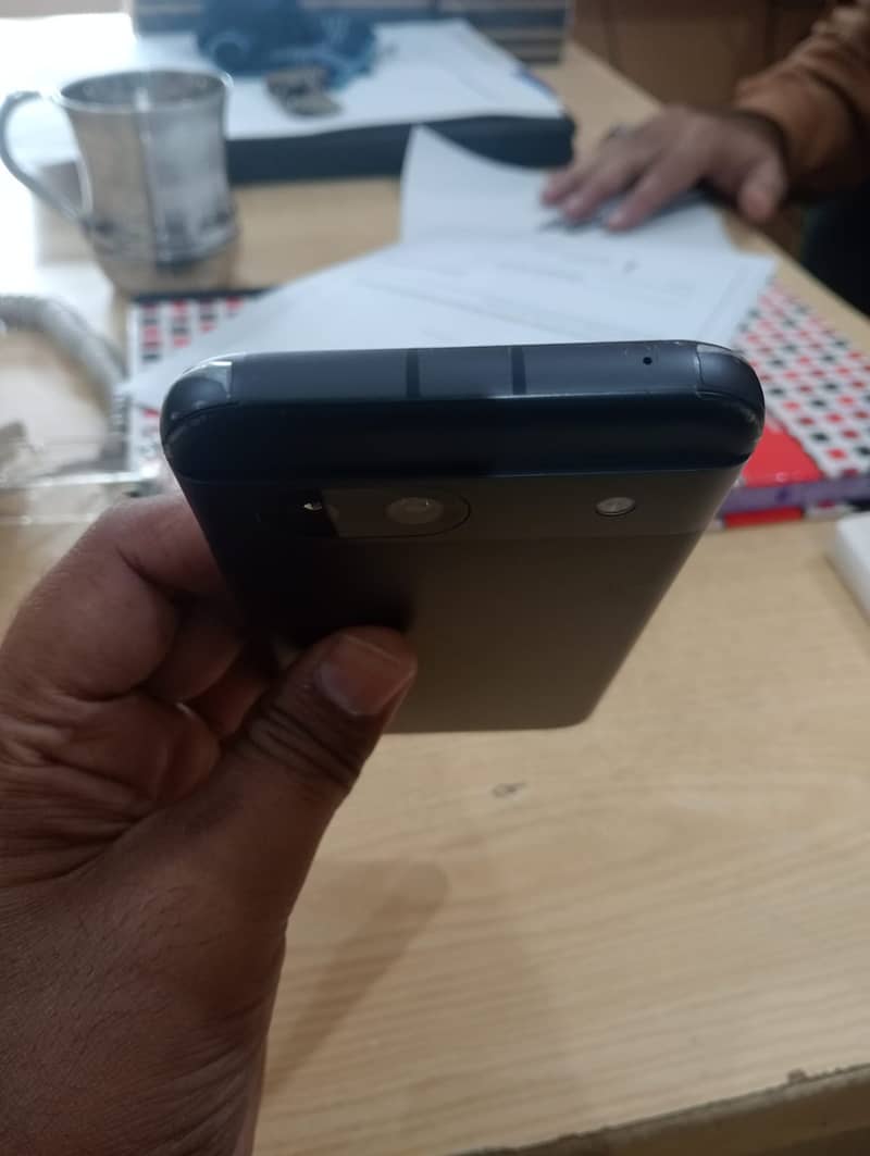 Google Pixel 8a 3