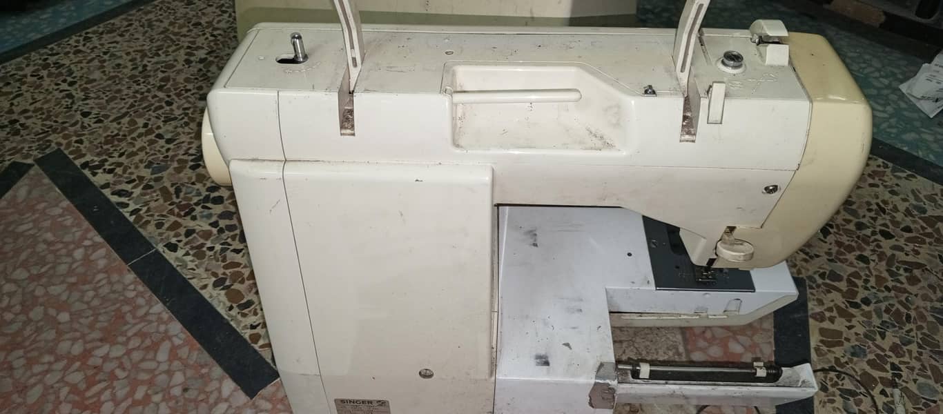Singer sewing machine 3