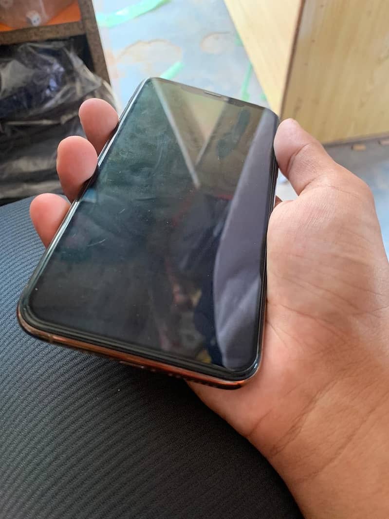 Apple iPhone 11 Pro Max 1