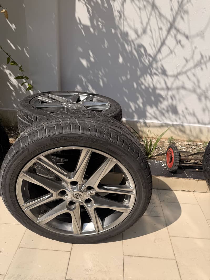 Lexus 5.7 5