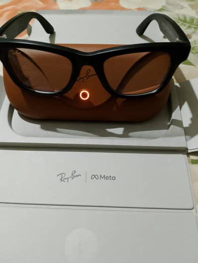 Rayban Meta Glasses GEN 2 Grey to clear transition with Matt finishing