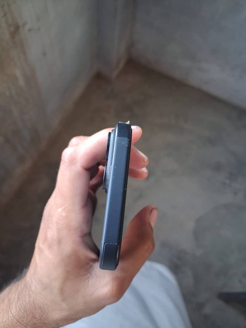 Apple iPhone 15 3