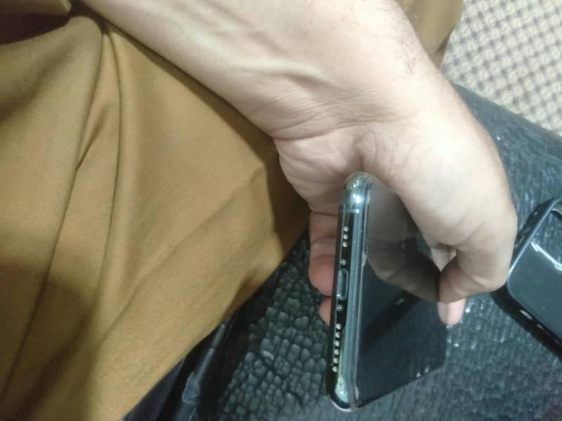Apple iPhone 11 pro 0