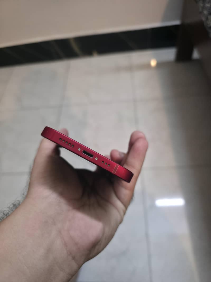 Apple iPhone 13 4