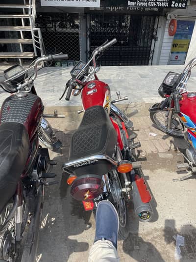 Honda 125 like new condition 2025 modle red color 0321/6086510 contact