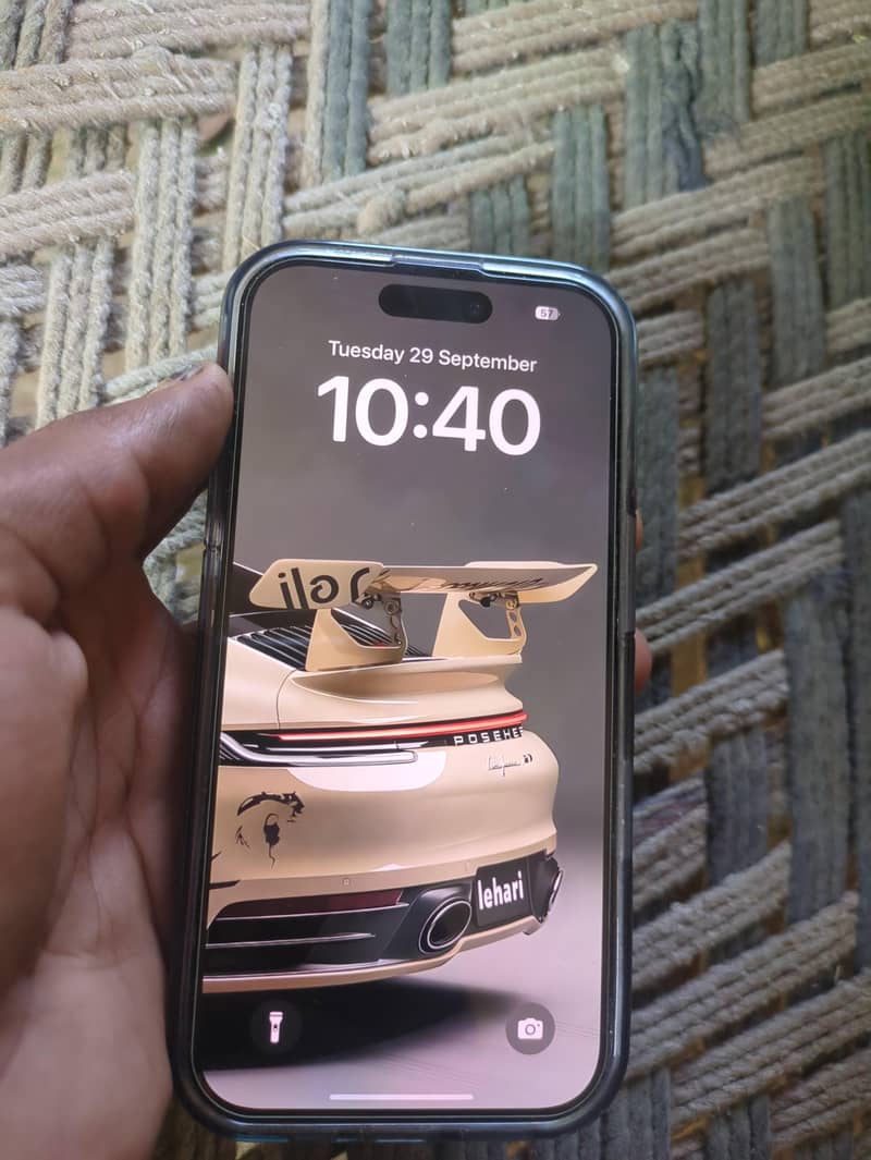 Apple iPhone 16 1