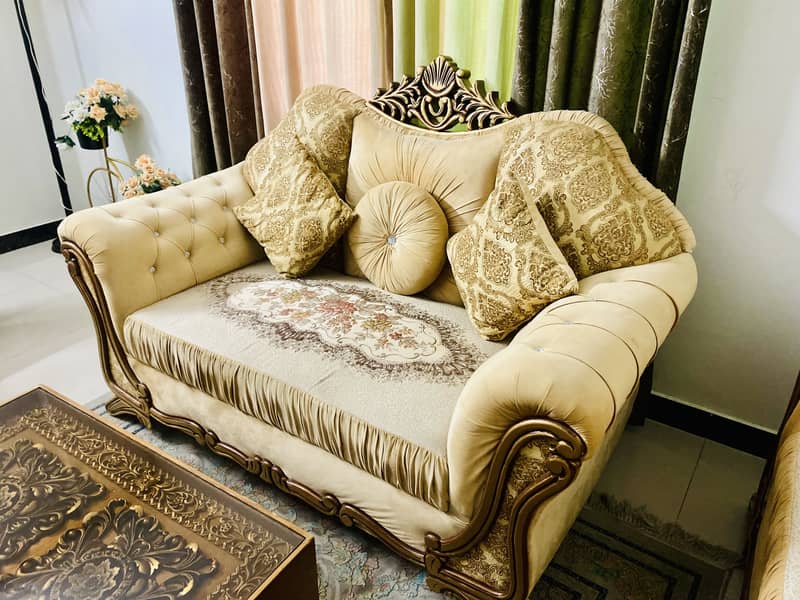 Elegant Sofa Set 0