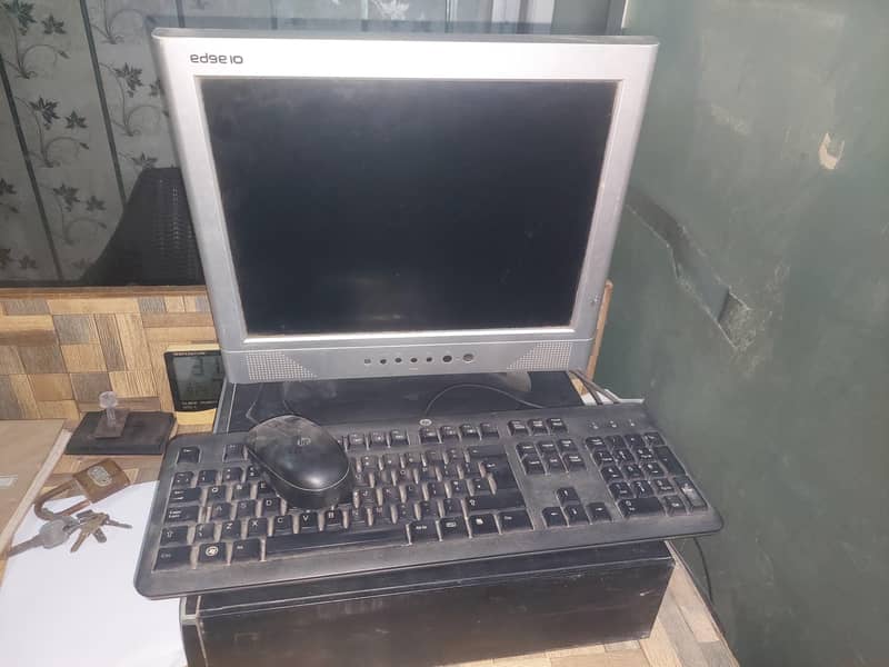 Complete Computer With LCD 1