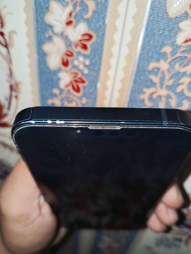 Apple iPhone 14 4
