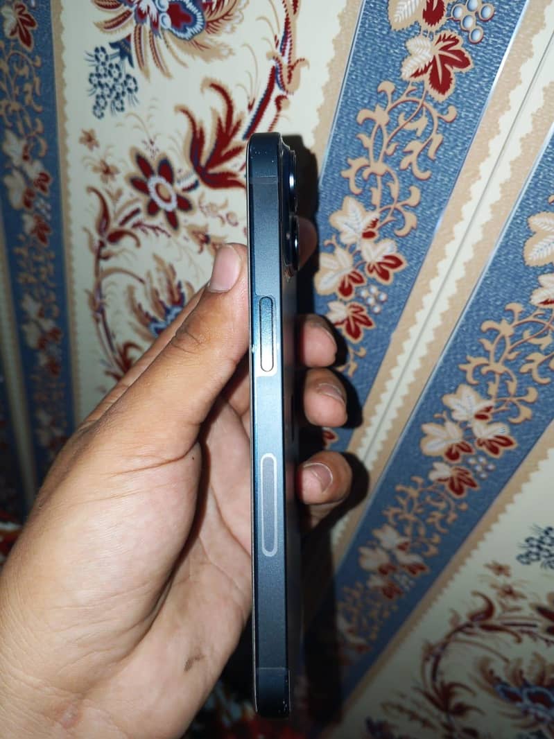 Apple iPhone 14 5