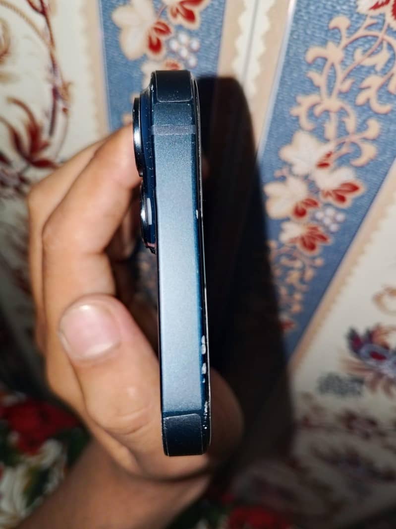 Apple iPhone 14 6