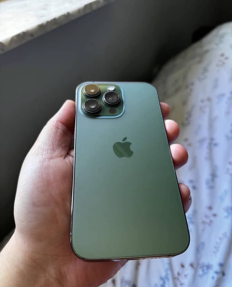 Apple iPhone 13 Pro 0