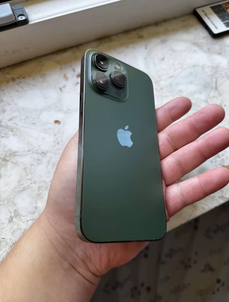 Apple iPhone 13 Pro 1