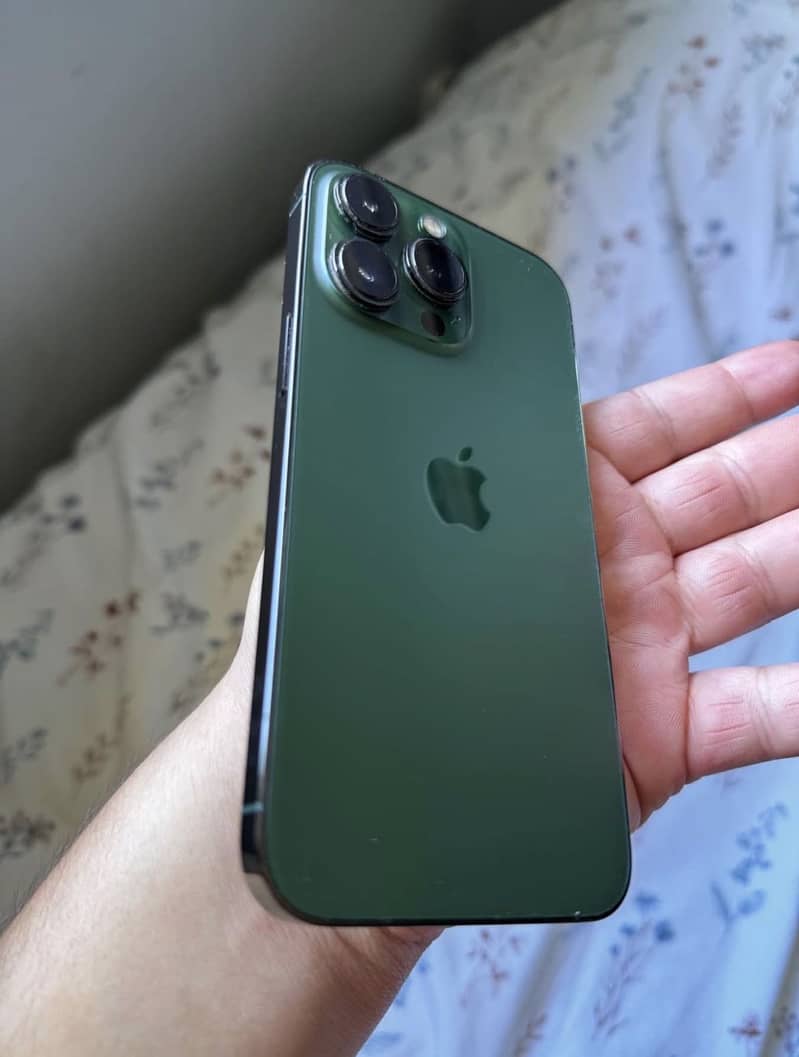 Apple iPhone 13 Pro 2