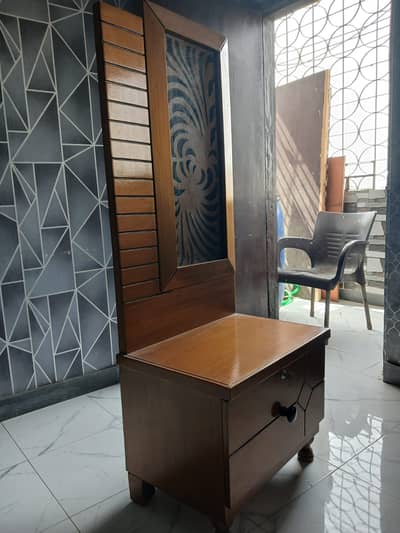 eautiful Wooden Side Table with Storage – Brown