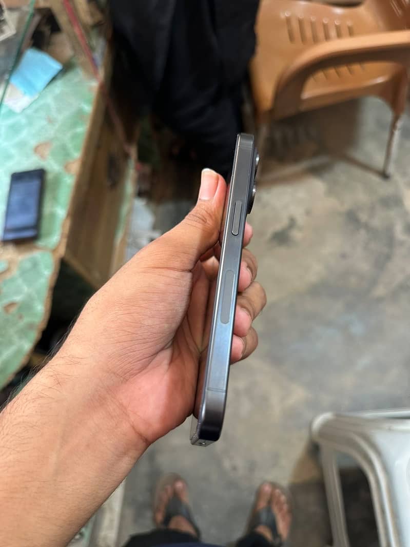 Apple iPhone 15 Pro 3