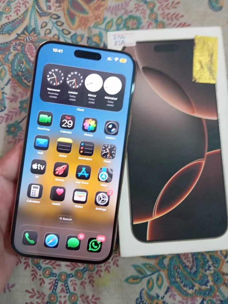 Apple iPhone 16 Pro Max 4