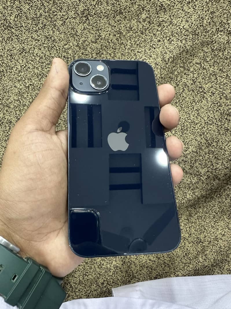 Apple iPhone 13 4
