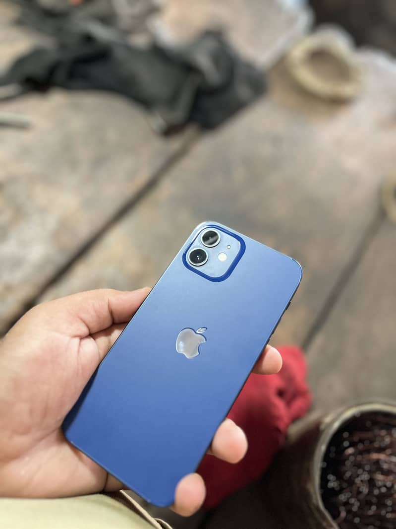 Apple iPhone 12 3