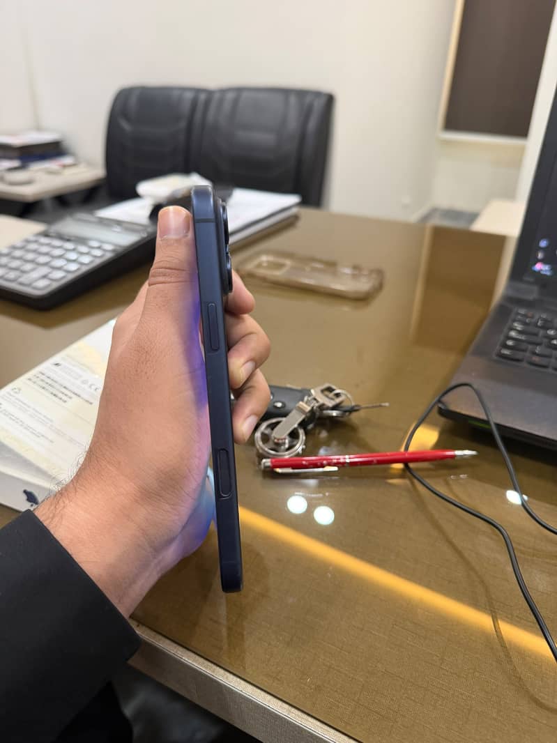 Apple iPhone 17 Pro Max 2