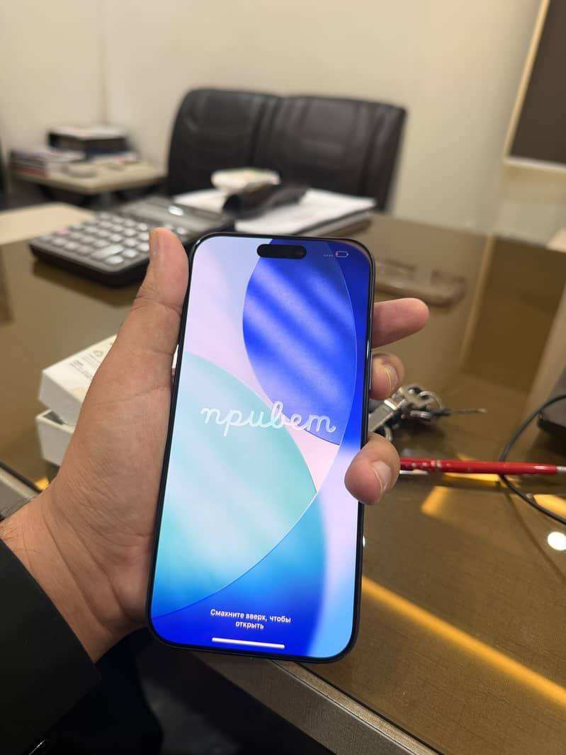 Apple iPhone 17 Pro Max 4