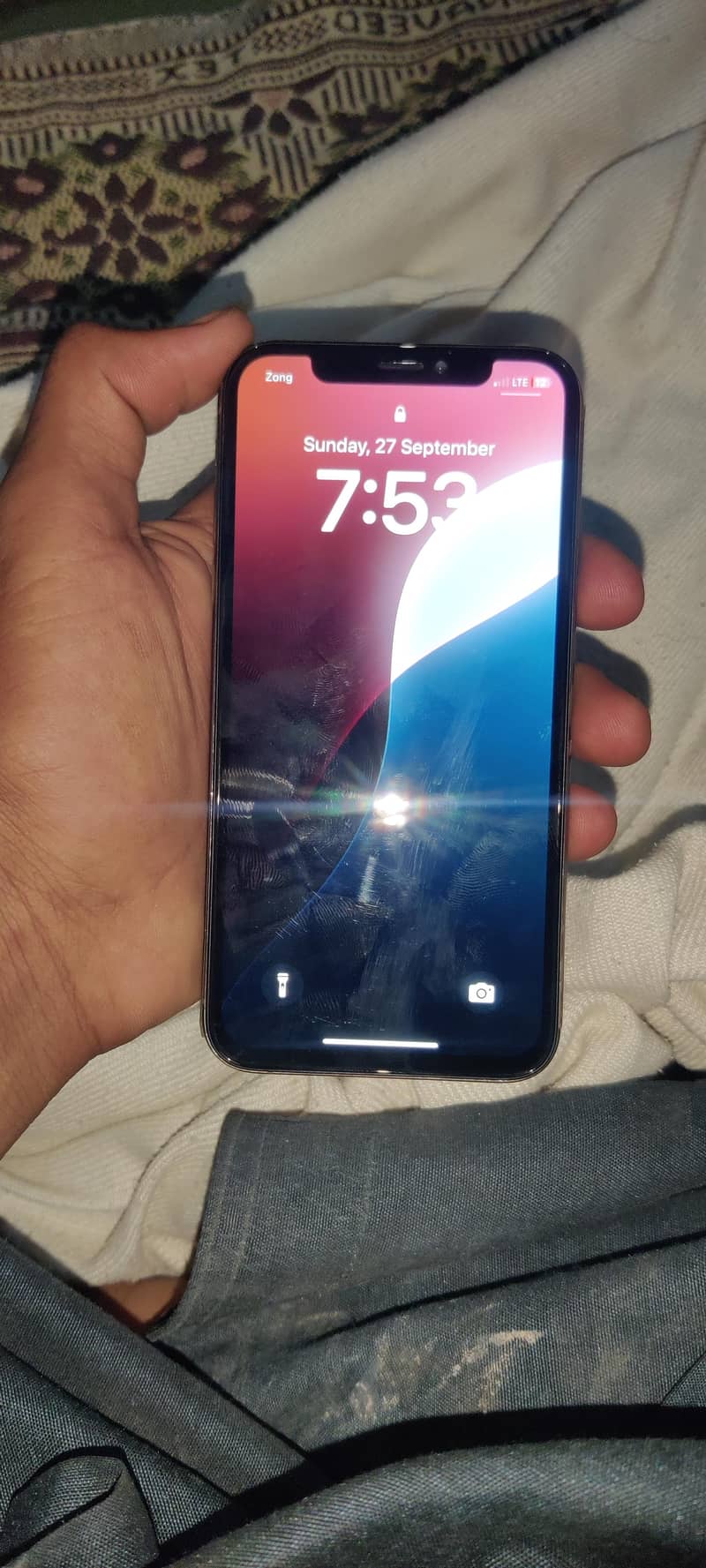 Apple iPhone XS 3