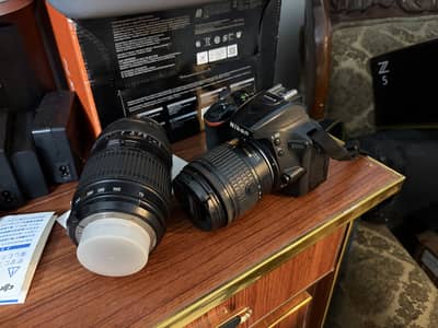 Dslr Nikon d5600 (Nikon 18-55mm & Nikon 70-300mm)